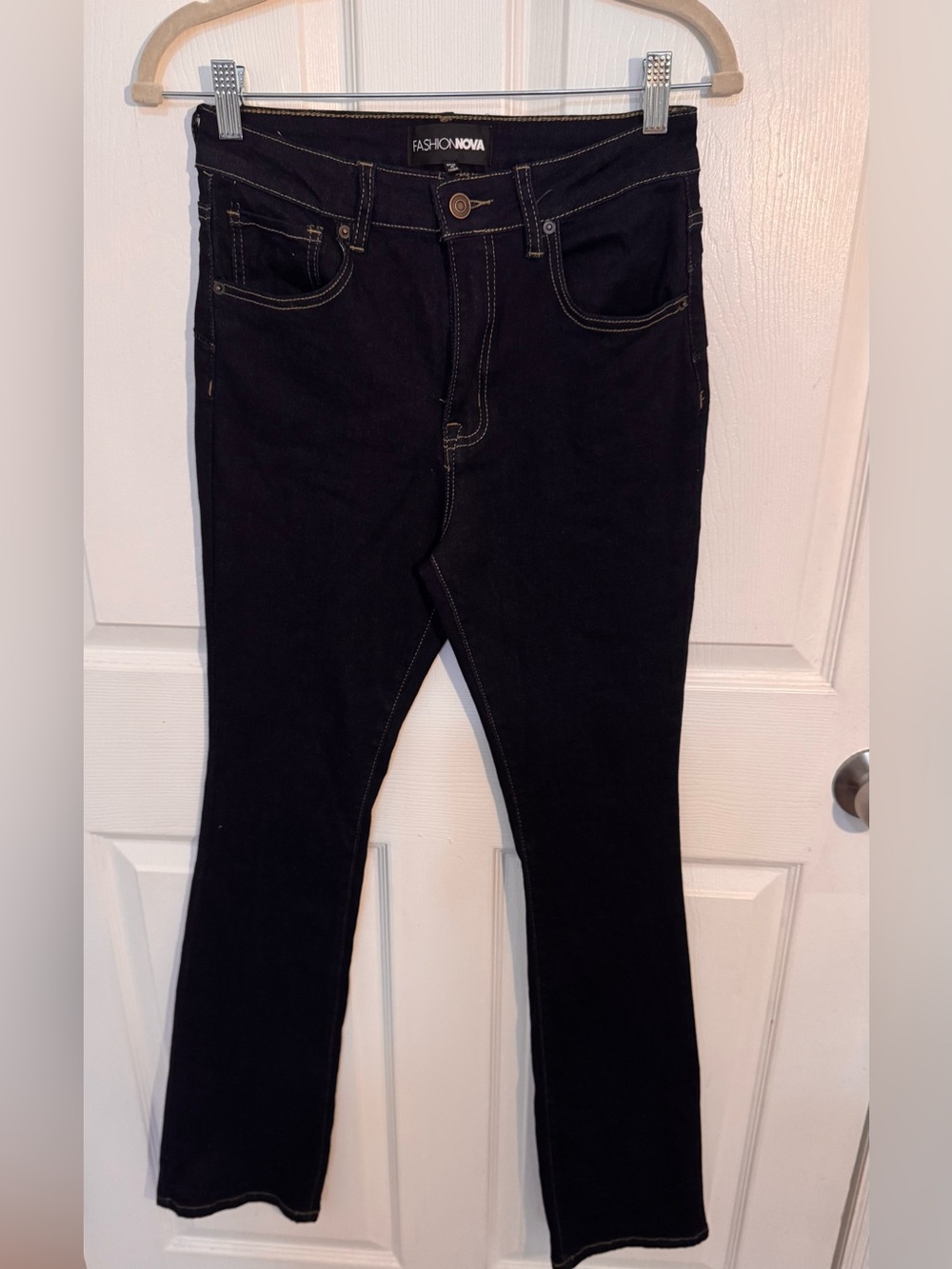 Classic Women's Jeans - Stylish Everyday Denim